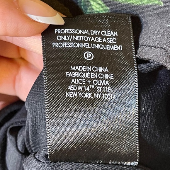 Roses Godet Dress ruffle sleeve flowy, Black - Picture 11 of 15